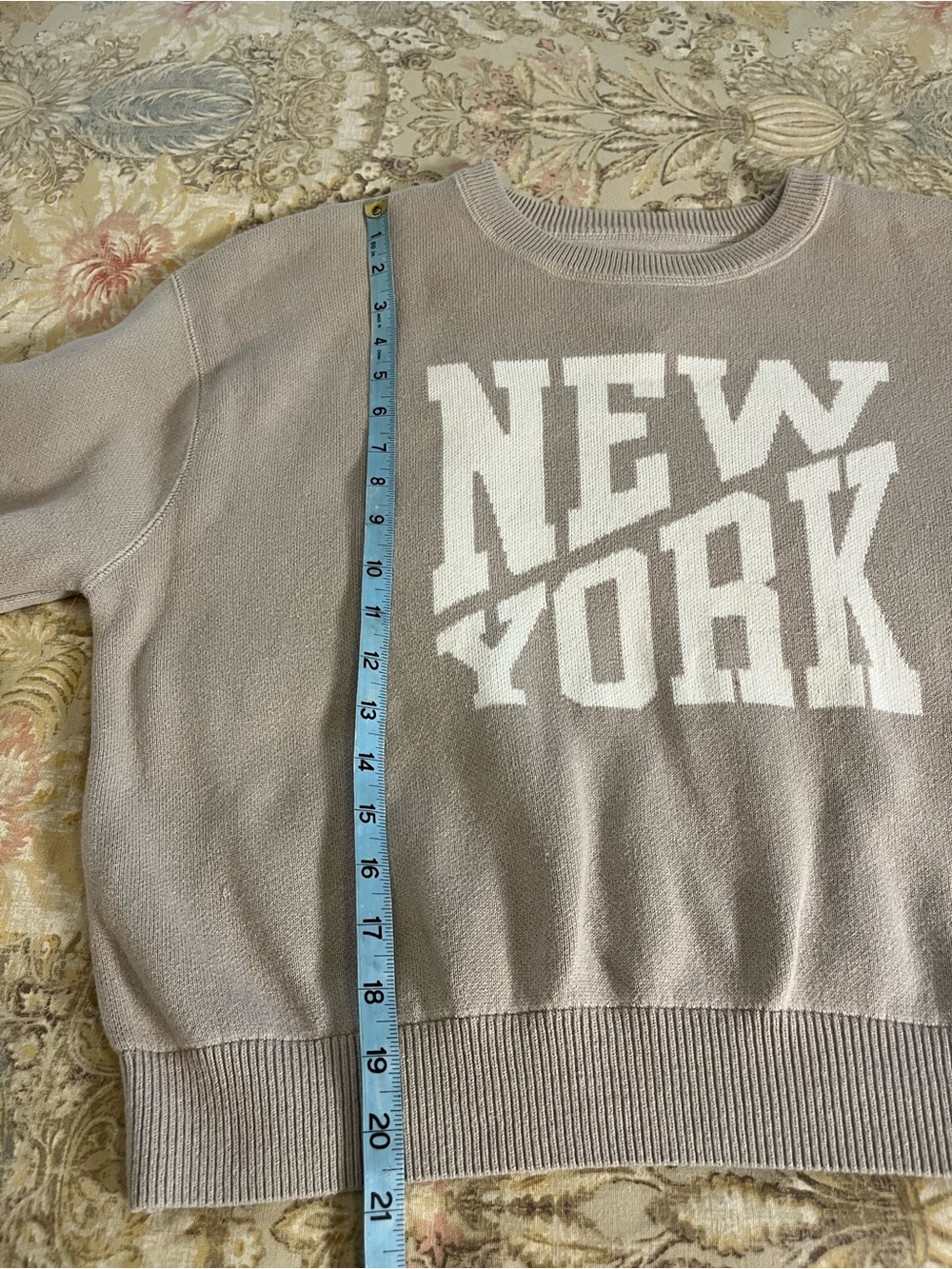 Aerie “New York” Logo 100% Cotton Pullover Sweatshirt in Beige. Medium - Picture 6 of 6
